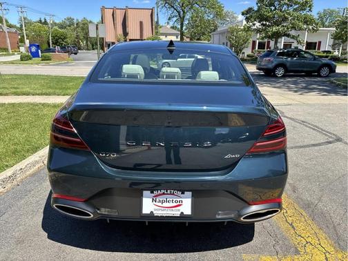 2025 Genesis G70 2.5T