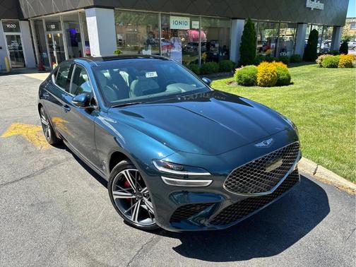 2025 Genesis G70 2.5T