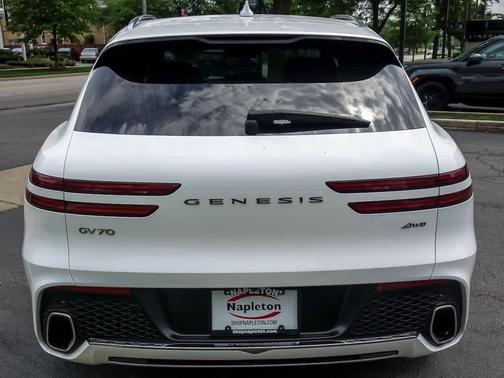 2022 Genesis GV70 2.5T
