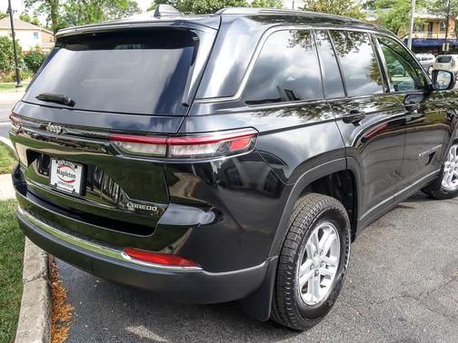 2022 Jeep Grand Cherokee Laredo