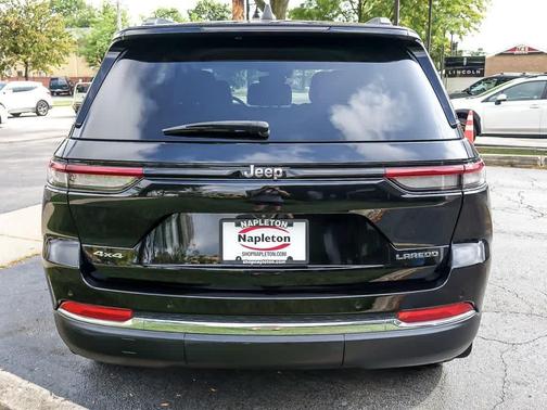 2022 Jeep Grand Cherokee Laredo