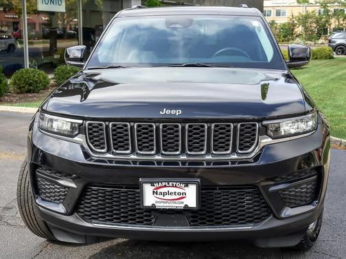 2022 Jeep Grand Cherokee Laredo