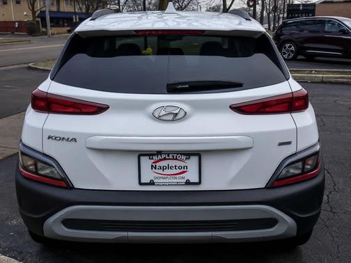 2023 Hyundai KONA SEL