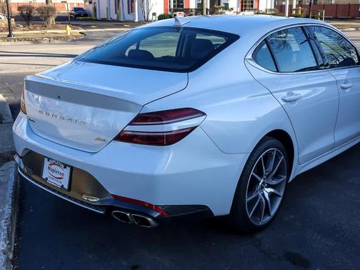 2023 Genesis G70 2.0T