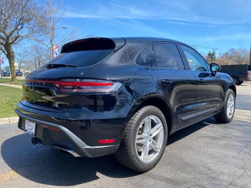 2022 Porsche Macan Base