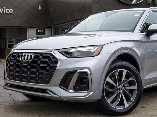 Florett Silver Metallic 2023 Audi Q5 45 S line Premium Plus