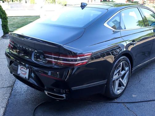 Vik Black 2023 Genesis G80 3.5T Sport