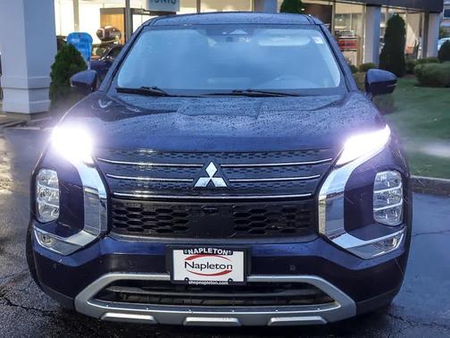 2023 Mitsubishi Outlander SE