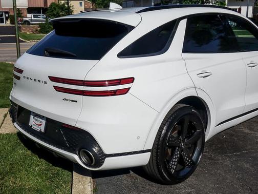 Alta White 2023 Genesis GV70 3.5T Sport