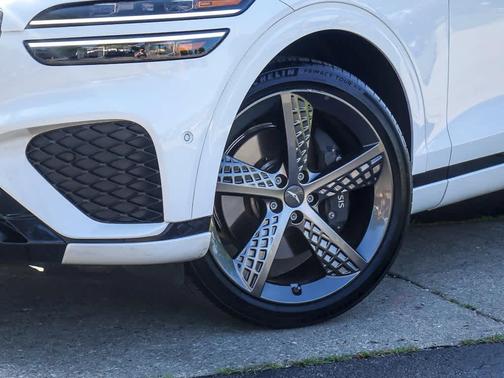 Alta White 2023 Genesis GV70 3.5T Sport