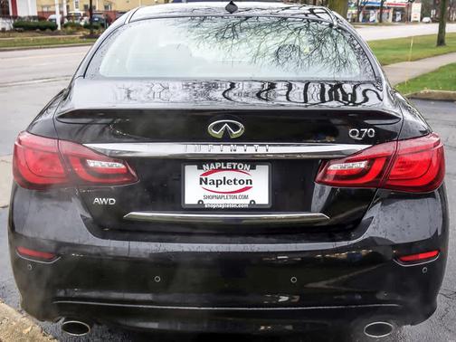 2018 INFINITI Q70 3.7X LUXE