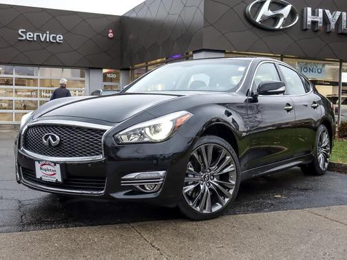 2018 INFINITI Q70 3.7X LUXE