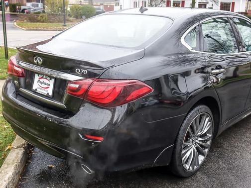 2018 INFINITI Q70 3.7X LUXE