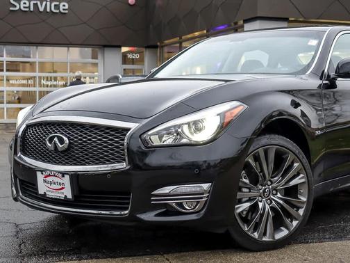 2018 INFINITI Q70 3.7X LUXE