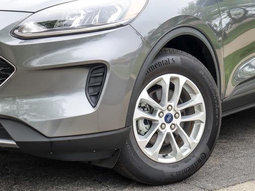 Carbonized Gray 2022 Ford Escape SE
