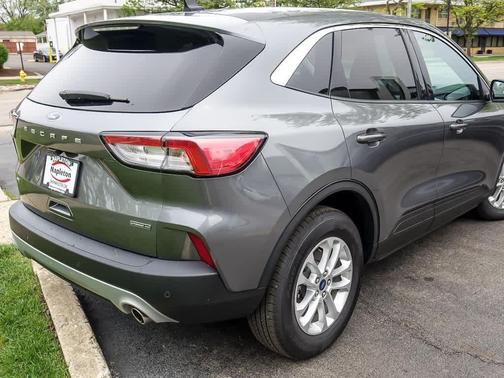 Carbonized Gray 2022 Ford Escape SE
