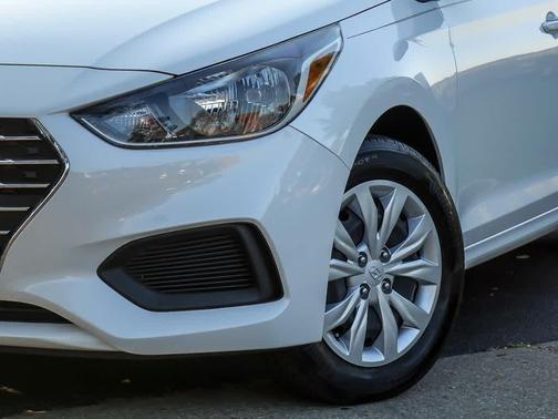 2022 Hyundai Accent SE