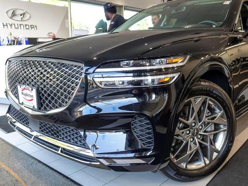 2025 Genesis GV70 2.5T