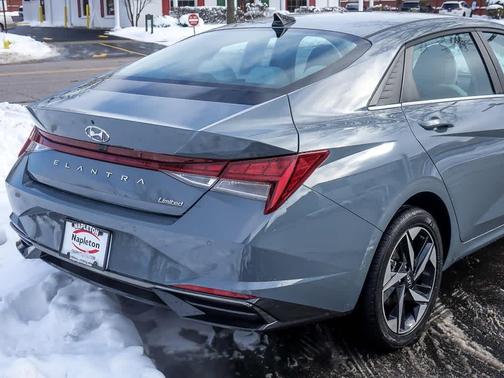 2023 Hyundai ELANTRA Limited