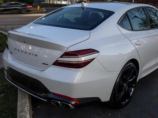 2023 Genesis G70 2.0T