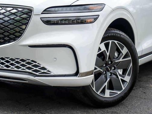 2026 Genesis Electrified GV70 Advanced