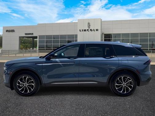 Whisper Blue Metallic Clearcoat 2026 Lincoln Nautilus Premiere