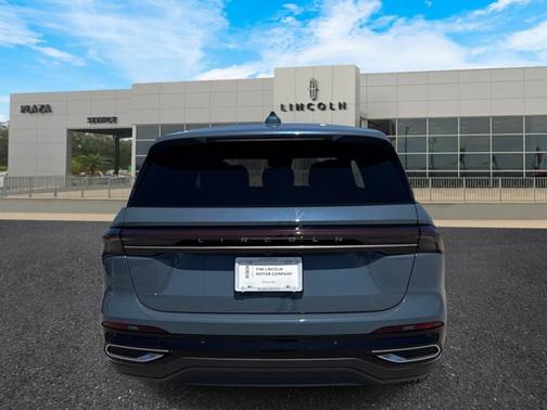 Whisper Blue Metallic Clearcoat 2026 Lincoln Nautilus Premiere