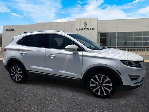 White Platinum Metallic Tri-Coat 2019 Lincoln MKC Reserve