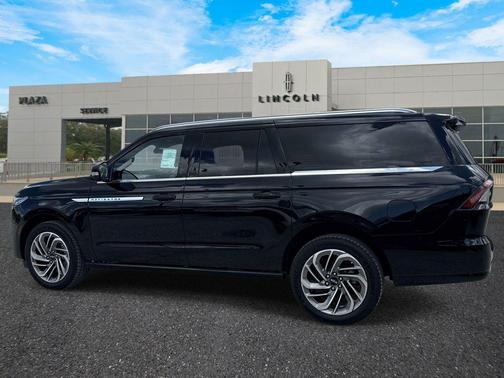Infinite Black Metallic Clearcoat 2026 Lincoln Navigator Reserve