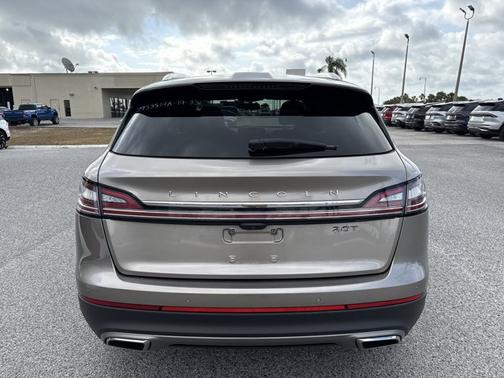 2019 Lincoln Nautilus Select