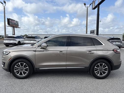 2019 Lincoln Nautilus Select