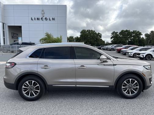 2019 Lincoln Nautilus Select