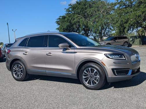 2019 Lincoln Nautilus Select