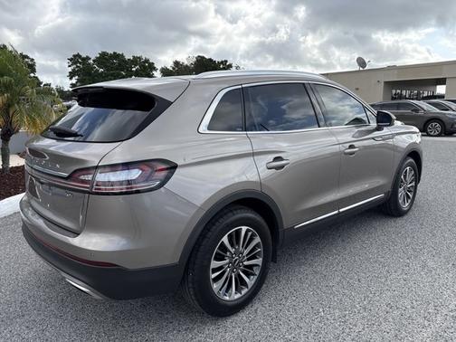 2019 Lincoln Nautilus Select