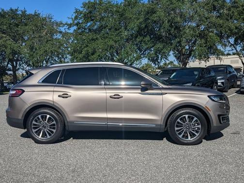 2019 Lincoln Nautilus Select