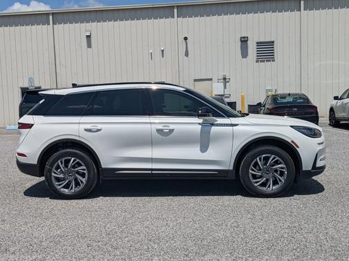 2025 Lincoln Corsair Premiere