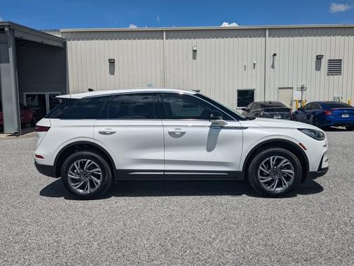 2025 Lincoln Corsair Premiere