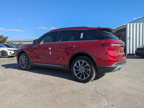 2025 Lincoln Corsair Premiere