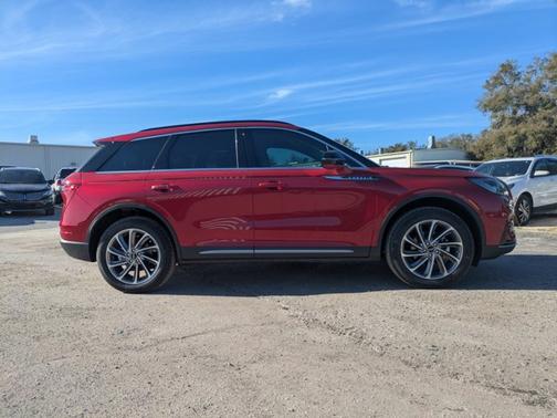 2025 Lincoln Corsair Premiere