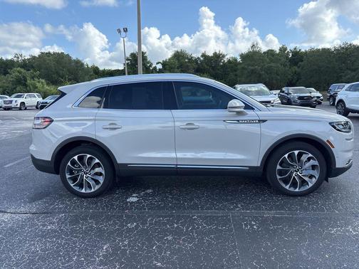 Ceramic Pearl Metallic Tinted Clearcoat 2023 Lincoln Nautilus Reserve