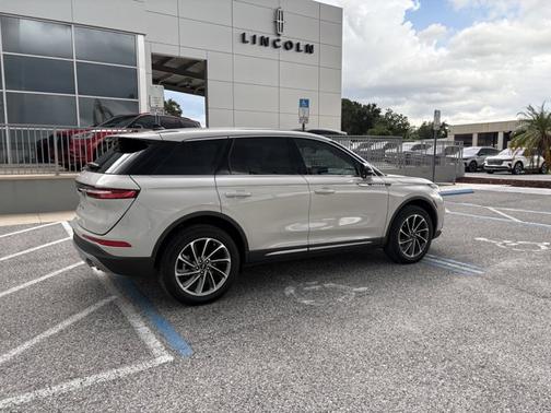 2023 Lincoln Corsair Standard