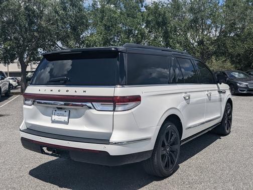 2022 Lincoln Navigator L Black Label