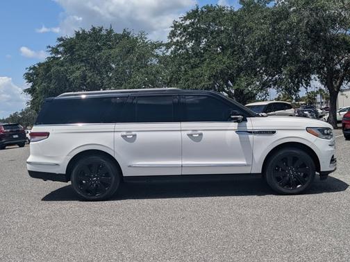 2022 Lincoln Navigator L Black Label