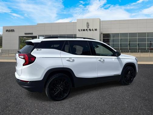 Summit White 2024 GMC Terrain SLT