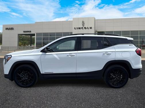 Summit White 2024 GMC Terrain SLT