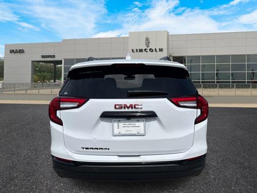 Summit White 2024 GMC Terrain SLT