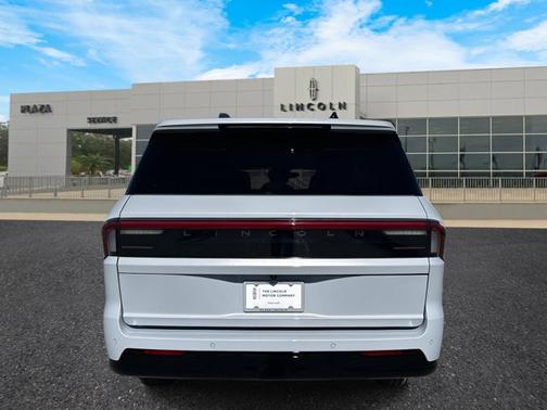 2026 Lincoln Navigator Reserve