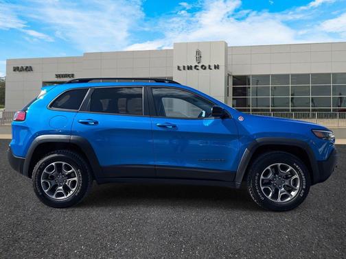 2022 Jeep Cherokee Trailhawk