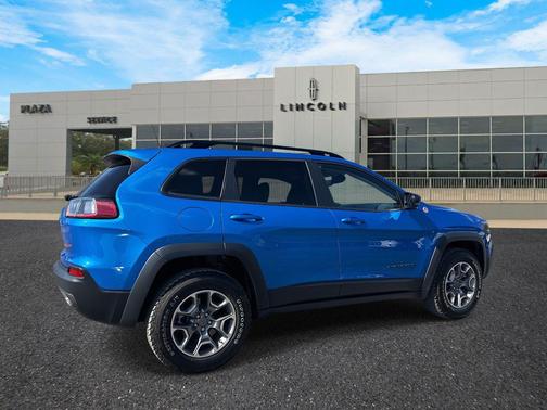 2022 Jeep Cherokee Trailhawk