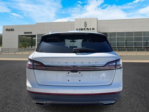 2022 Lincoln Nautilus Standard